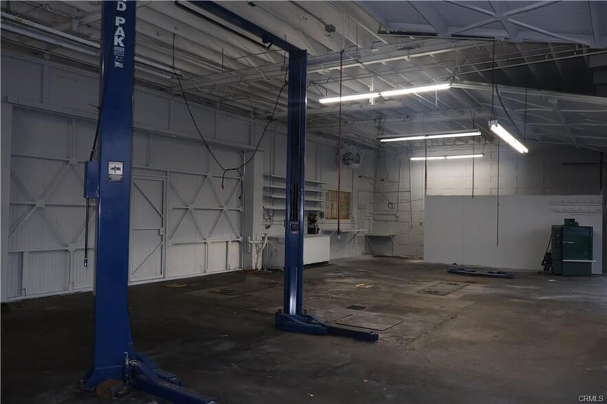 More Photos Of 13300 Burbank Blvd, Van Nuys Auto Repair For Sale