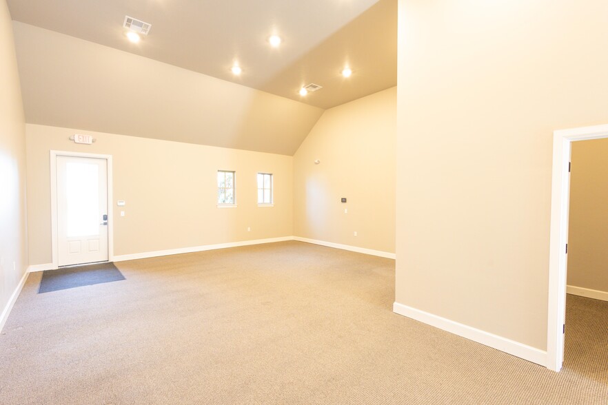 More Photos Of 2901 Fairfax Dr, Edmond Medical For Lease