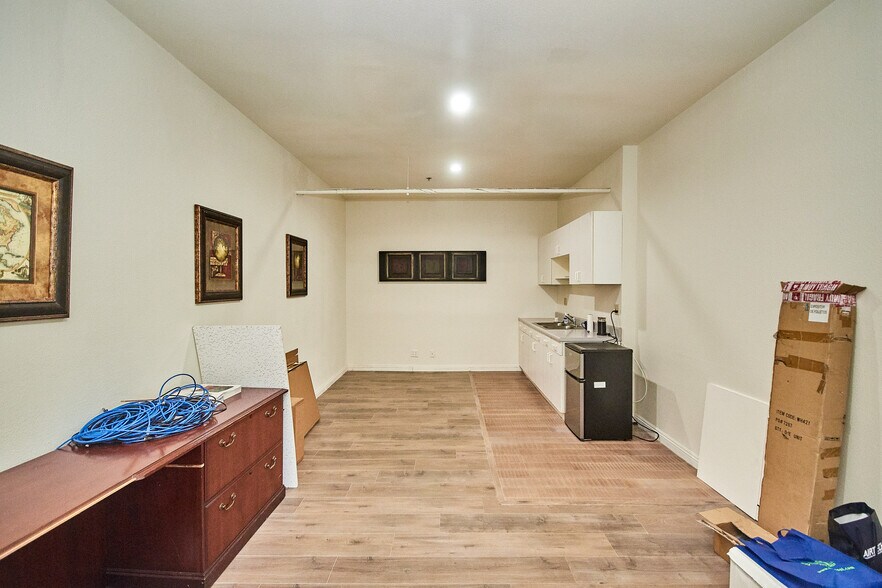 More Photos Of 560 S Melrose St, Placentia Warehouse For Lease