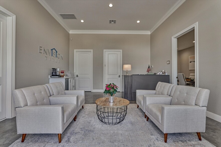 More Photos Of 1902 Longmire Road, Conroe Medical For Lease