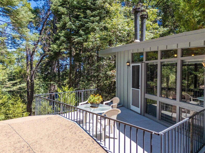 More Photos Of 32753 Birch Hill Rd, Palomar Mountain Freestanding For Sale