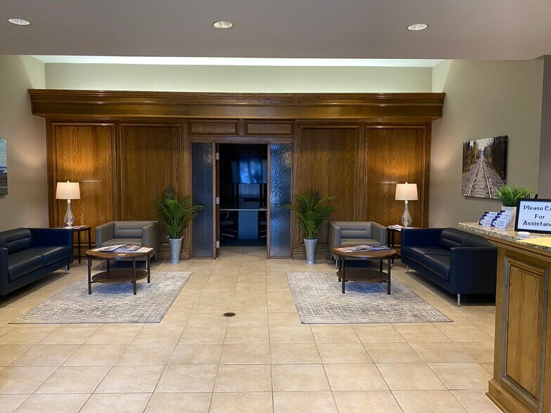 More Photos Of 909 E Republic Rd, Springfield Office For Lease