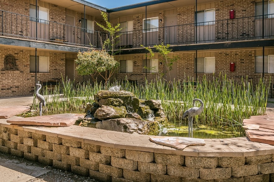 More Photos Of 1031 N Sumner St, Pampa Apartments For Sale