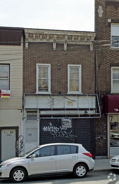 Primary Photo Of 266 Jamaica Ave, Brooklyn Storefront Retail Residential For Lease