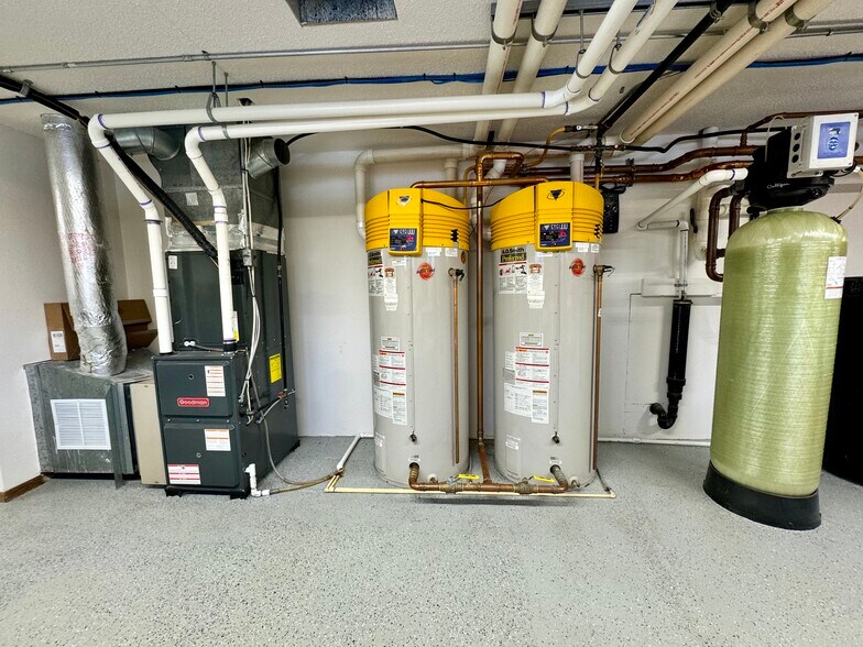 More Photos Of 406 Main Ave NE, Warroad Hotel For Sale