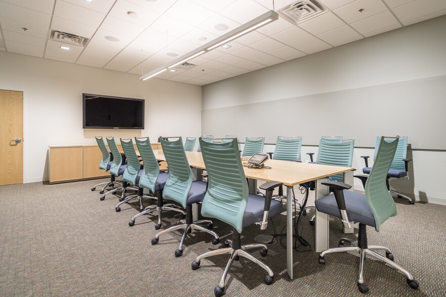 More Photos Of 205 Lowell St, Wilmington Light Manufacturing For Lease