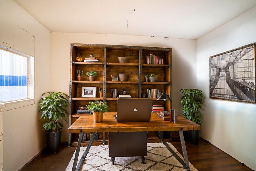 More Photos Of 180 Dr J A Wiltshire Ave E, Lake Wales Warehouse For Sale