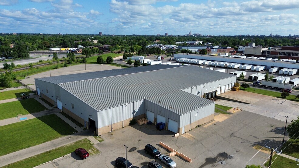 More Photos Of 2801 Clark St, Detroit Warehouse For Lease