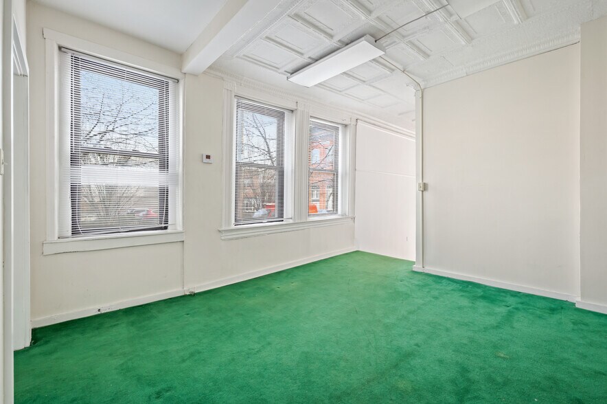 More Photos Of 23 Bedford Sq, Pittsburgh Storefront Retail Residential For Lease