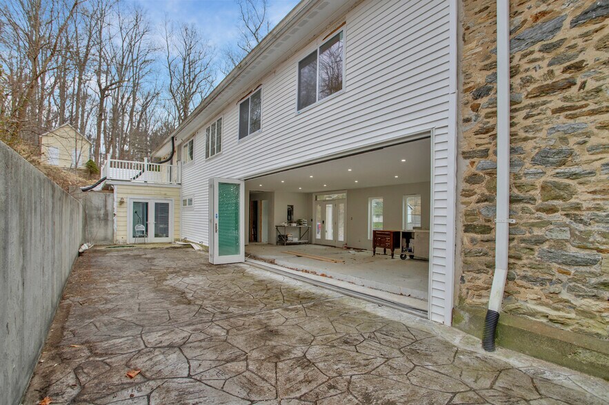 More Photos Of 14943 York Rd, Sparks Glencoe Specialty For Sale