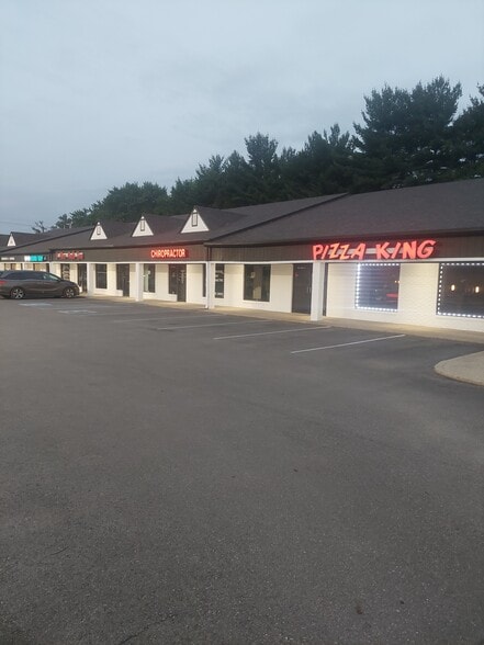 More Photos Of 520 N State Road 135, Greenwood Storefront For Lease