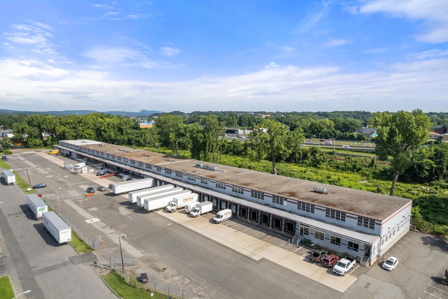 More Photos Of 87-147 Avocado St, Springfield Distribution For Sale