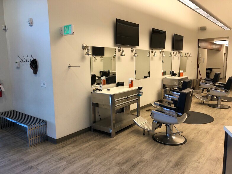 More Photos Of 1440 Blue Lakes Blvd N, Twin Falls Storefront Retail Office For Lease