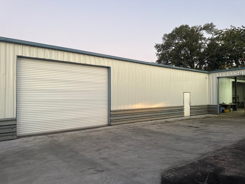 More Photos Of 4823 Winfield Rd, Houston Manufacturing For Lease