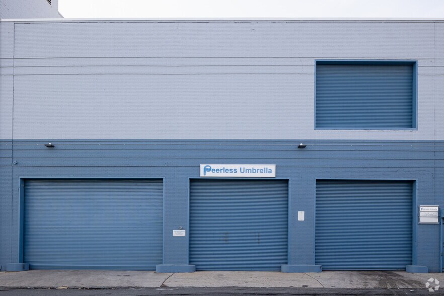 More Photos Of 397-447 Ferry St, Newark Manufacturing For Lease