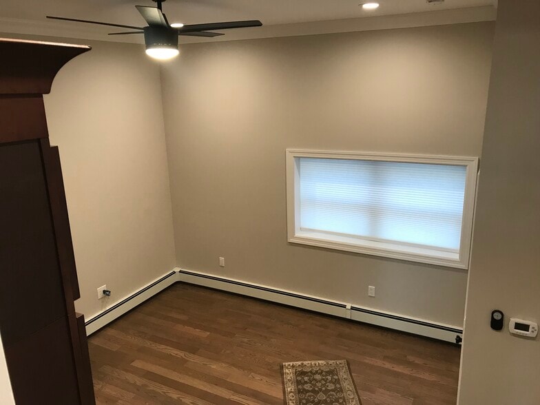 More Photos Of 251 Main St, Northport Storefront For Sale
