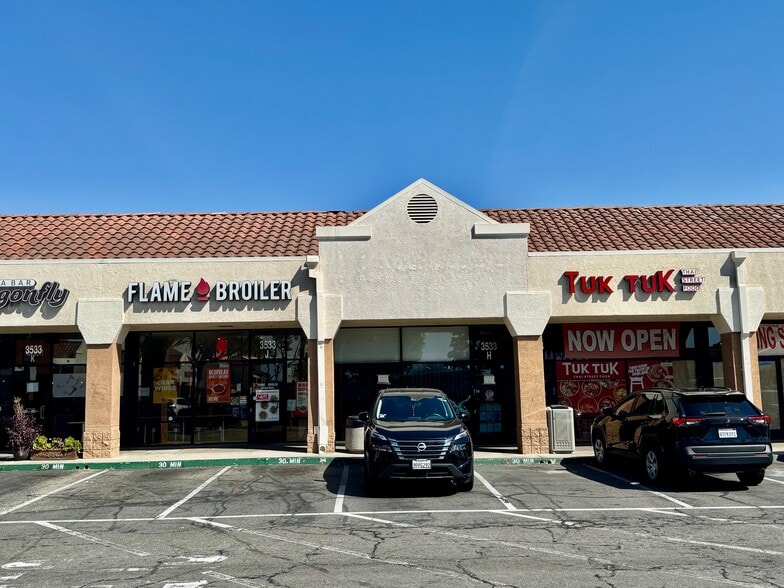 More Photos Of 3501-3425 E Chapman Ave, Orange Unknown For Lease