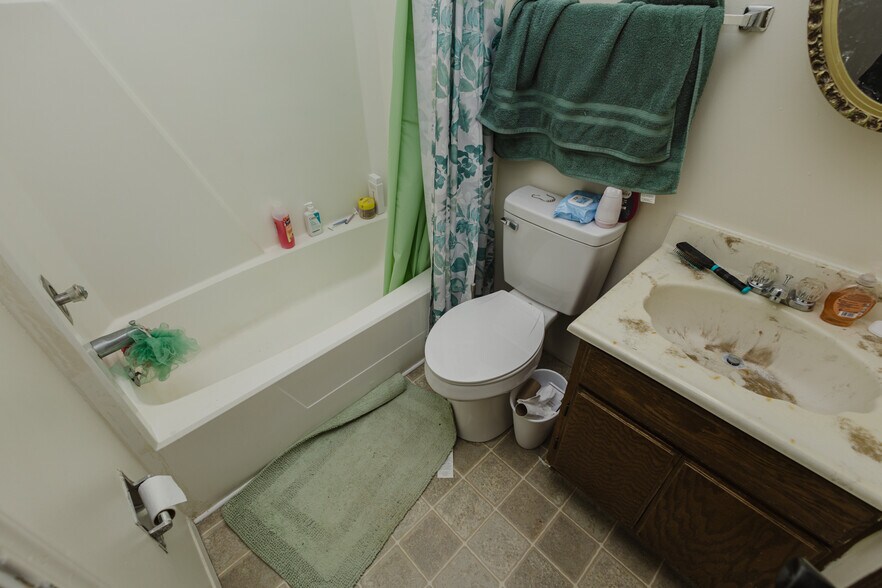 More Photos Of 401 E Avenue A, Hutchinson Apartments For Sale