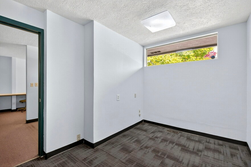 More Photos Of 5311-5315 N Vancouver Ave, Portland Medical For Sale