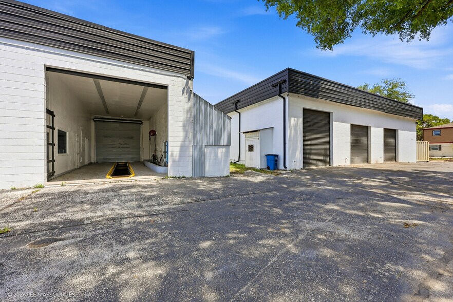 More Photos Of 2290 NE 1st Blvd, Gainesville Distribution For Sale