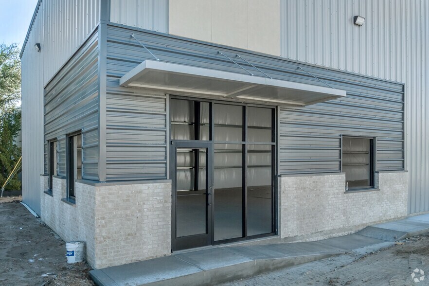 More Photos Of 5713 13th St, Katy Unknown For Lease