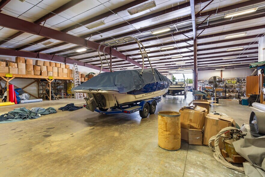 More Photos Of 5410 S Daniel St, Battlefield Manufacturing For Sale