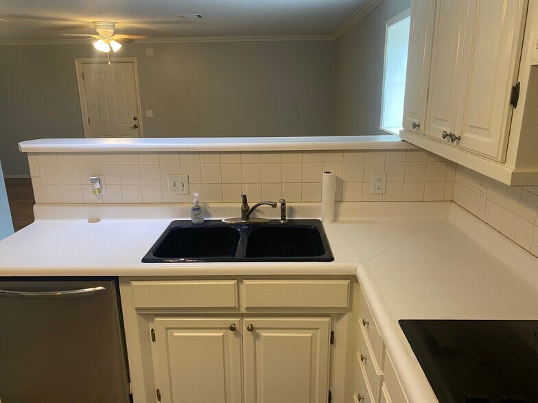 More Photos Of 4444 Morgan Rd NE, Piedmont Warehouse For Lease