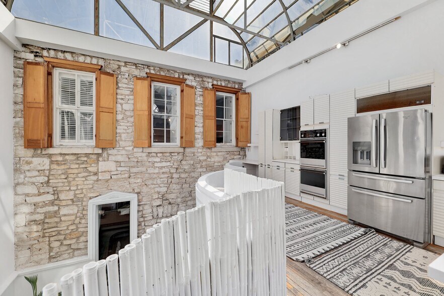 More Photos Of 410 E 6th St, Austin Loft Creative Space For Lease