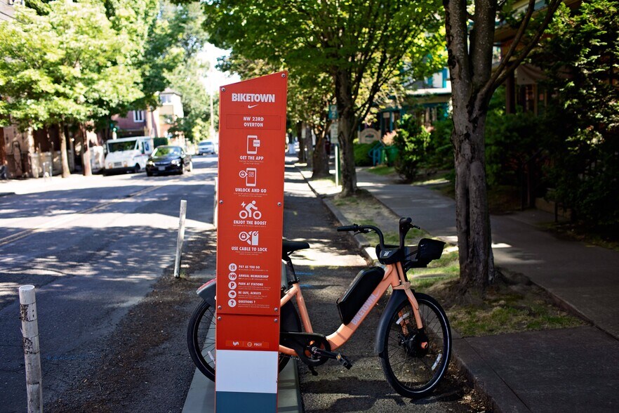 More Photos Of 1650 NW 23rd Ave, Portland Apartments For Lease