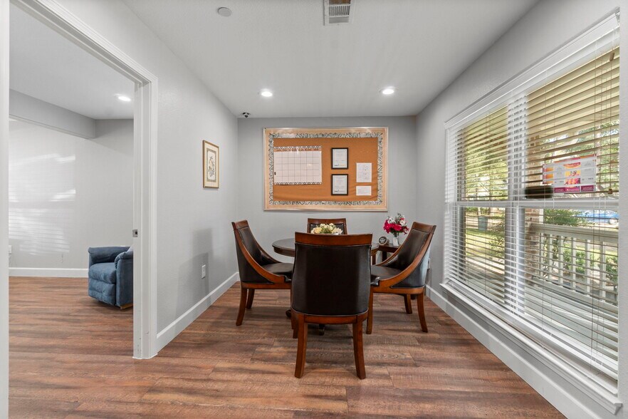 More Photos Of 1930 River Falls Dr, Kingwood Assisted Living For Sale