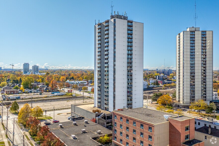 More Photos Of 340 Colborne St, London Apartments For Lease