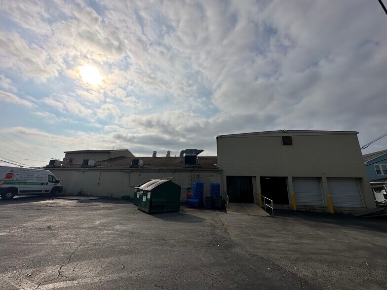 More Photos Of 1580 Huddell Ave, Marcus Hook Light Distribution For Lease