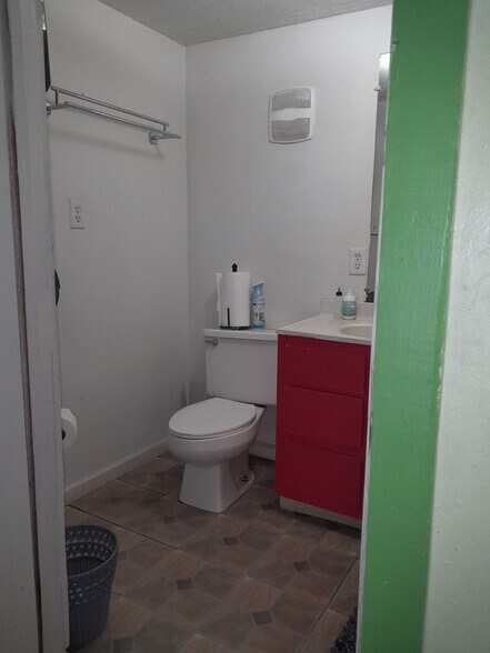 More Photos Of 9135 S Main St, Jonesboro Light Manufacturing For Sale