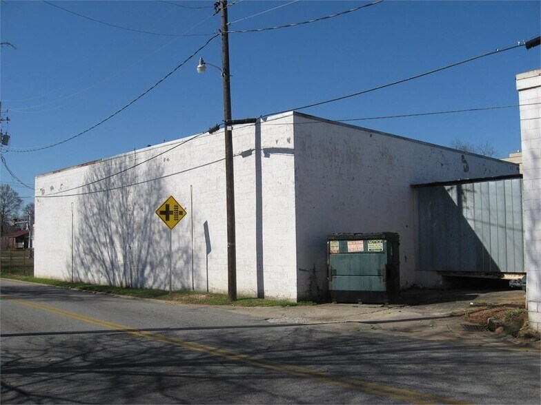 More Photos Of 300 W Broad St, Griffin Flex For Sale