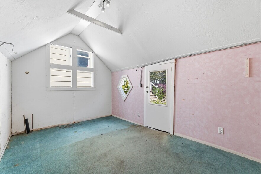 More Photos Of 499-503 Magnolia Ave, Larkspur Storefront Retail Residential For Sale
