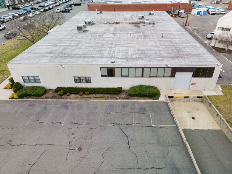 More Photos Of 170 Eileen Way, Syosset Flex For Lease