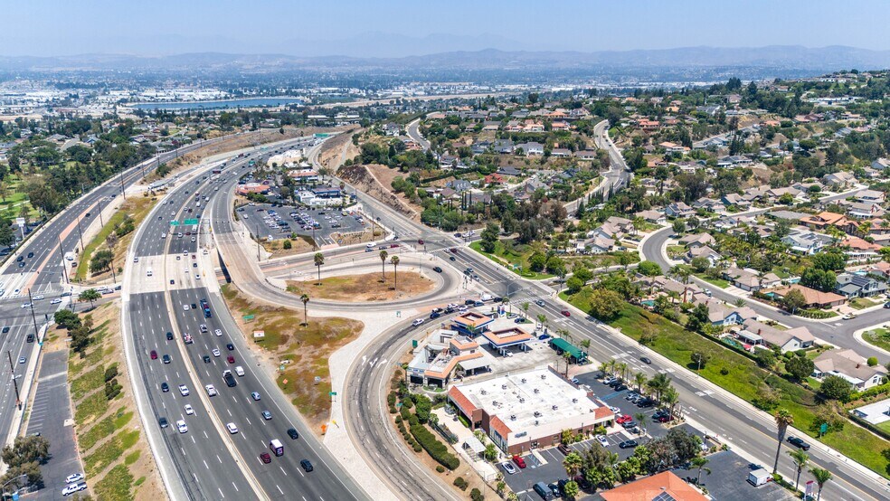 More Photos Of 2700 N Santiago Blvd, Orange Service Station For Sale
