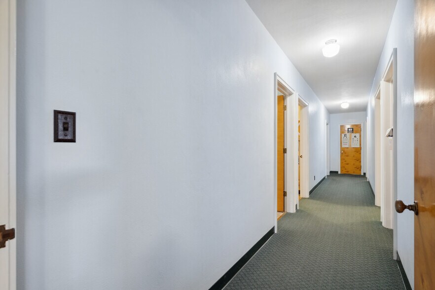 More Photos Of 107 E Madison St, Mount Pleasant Healthcare For Sale