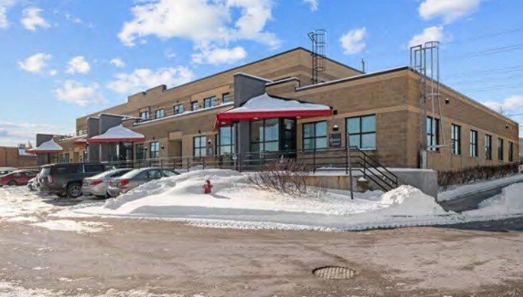 More Photos Of 2145 Dunwin Dr, Mississauga Office For Sale