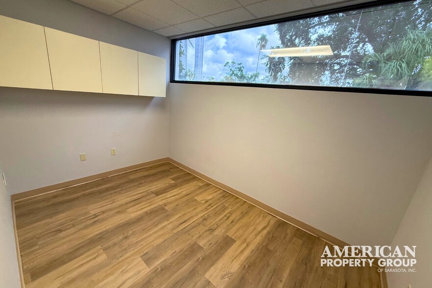 More Photos Of 201 4th Ave, Bradenton Medical For Sale