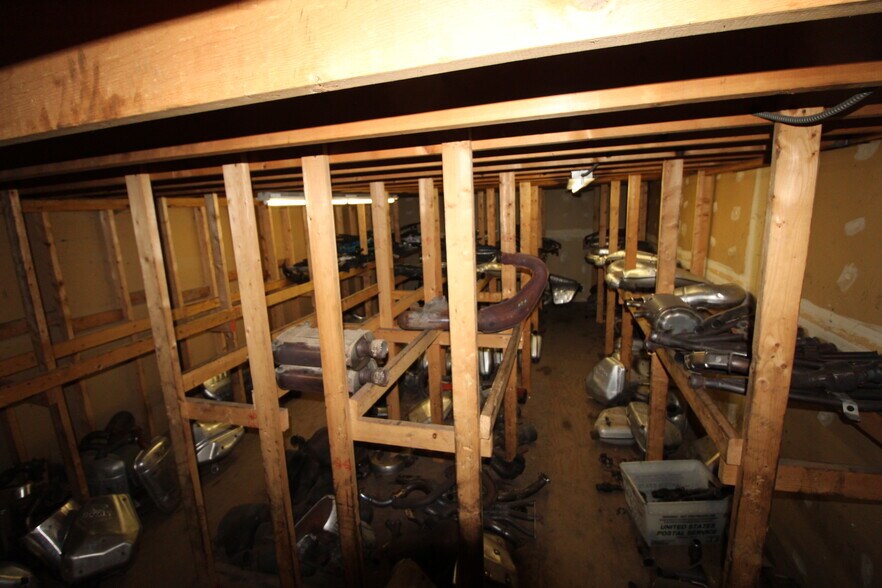 More Photos Of 585 S Main St, Central Square Auto Dealership For Sale