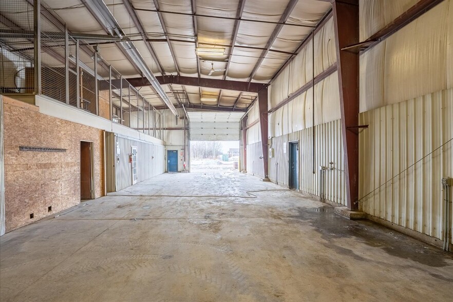 More Photos Of 51001 Range 192 rd, Tofield Industrial For Sale