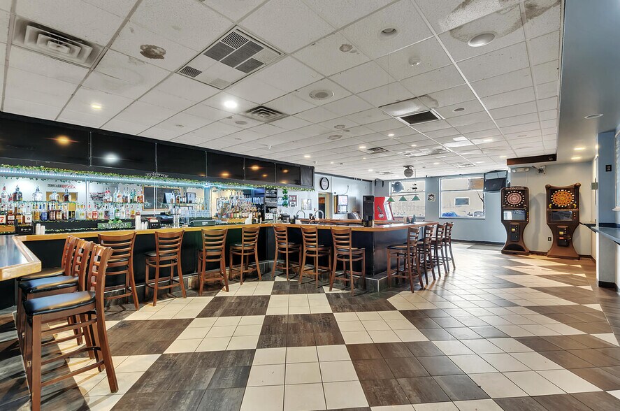 More Photos Of 2422-2426 S Park Ave, Buffalo Bowling Alley For Sale