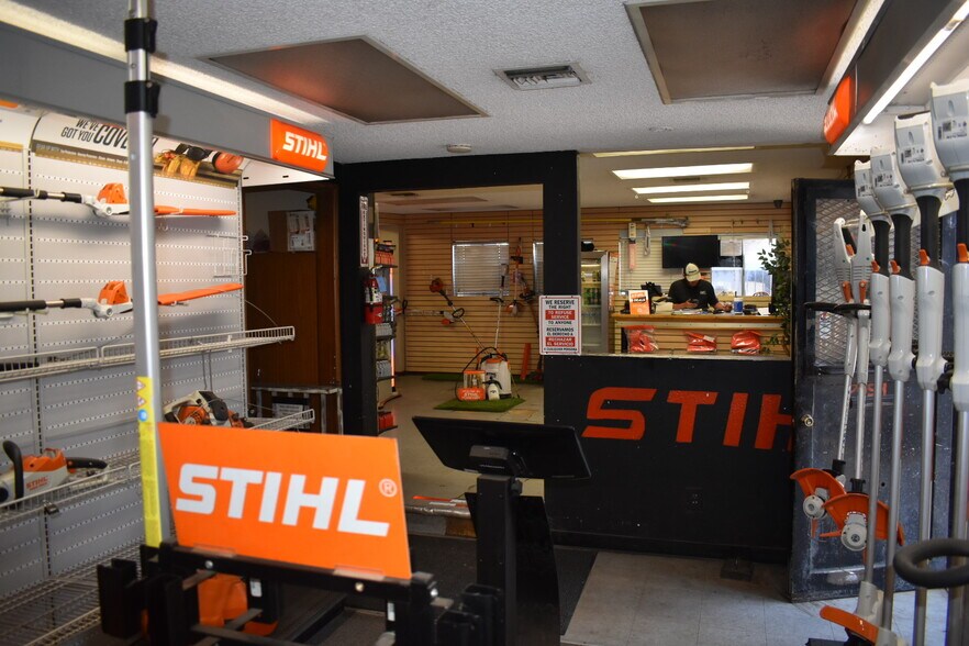 More Photos Of 8705 S Crocker St, Los Angeles Warehouse For Lease