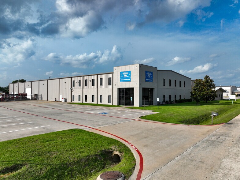 More Photos Of 6754 Willowbrook Park Dr, Houston Warehouse For Lease