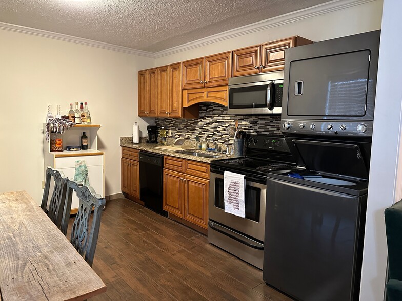 More Photos Of 522 & 524 University Dr, Starkville Apartments For Sale