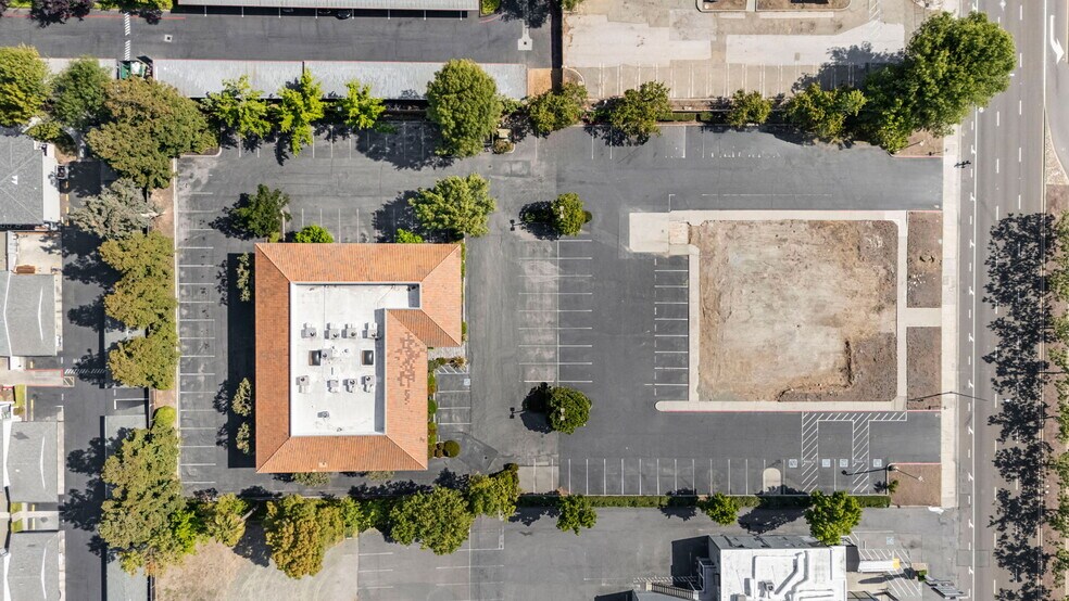 More Photos Of 992 S De Anza Blvd, San Jose Office For Lease