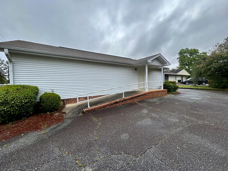 More Photos Of 305 Spaulding Rd, Montezuma Office For Sale