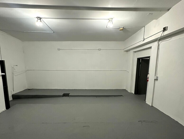 More Photos Of 3361 Union Pacific Ave, Los Angeles Warehouse For Lease