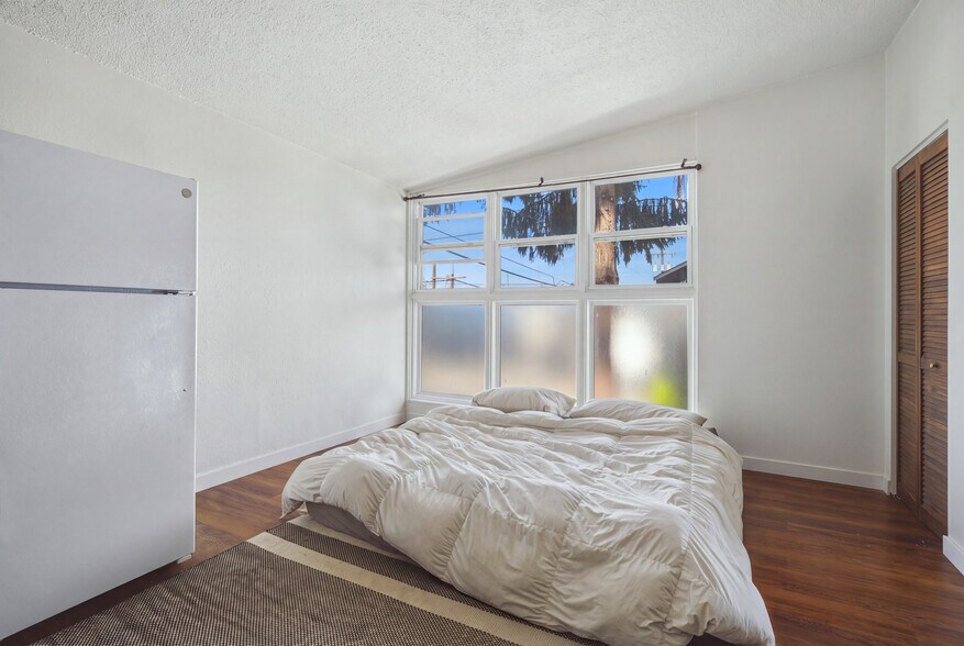 More Photos Of 1 W Dravus St, Seattle Apartments For Sale